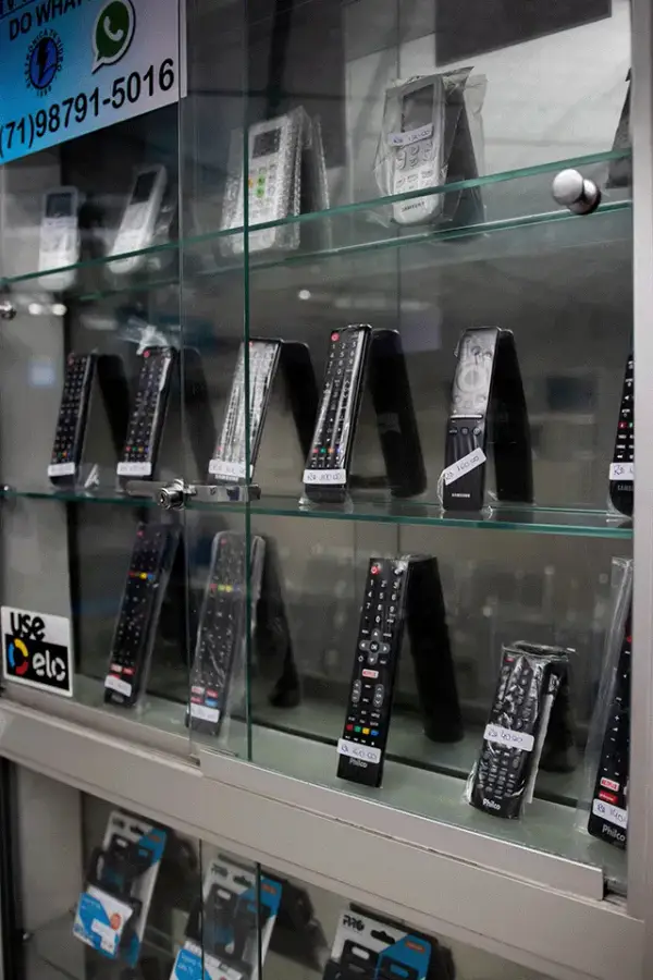Controles remotos originais disponíveis para venda